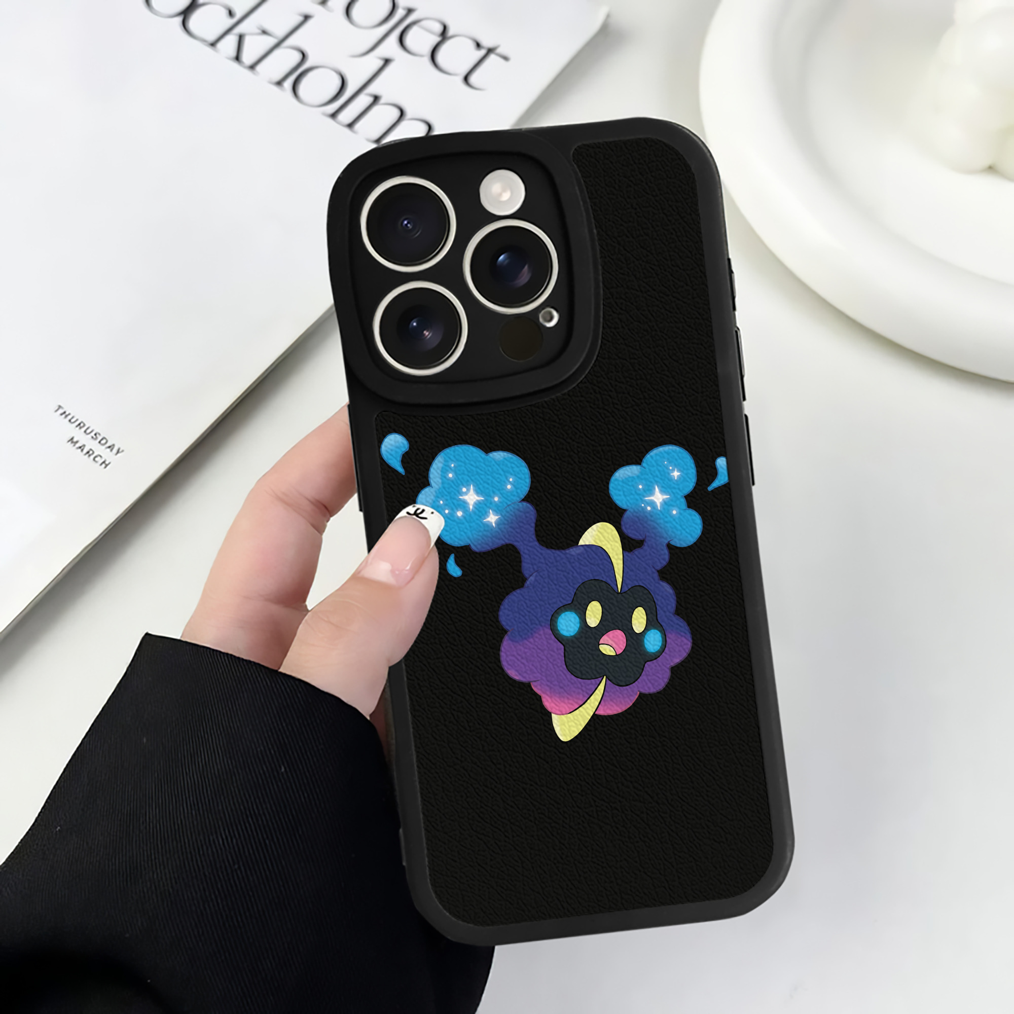 （画像用） ポケットモンスター Pokémon 【iPhone 16シリーズ対応】シリコンスマホケース（レザー調） 材質：シリコン